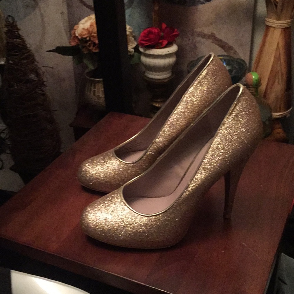 Heels ๐ - Picture 4 of 4